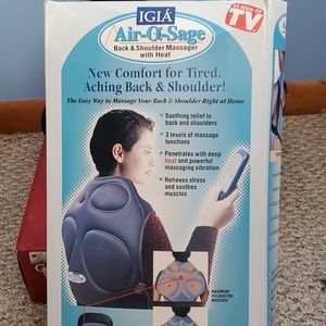 Back and shoulder massager with heat